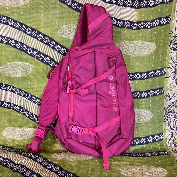 NWOT Patagonia Mulberry Atom Sling 8L Bag - Picture 2 of 16